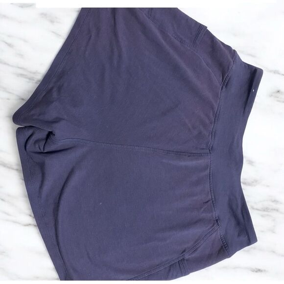 Old Navy Women's Navy Blue Shorts size large - Picture 2 of 3